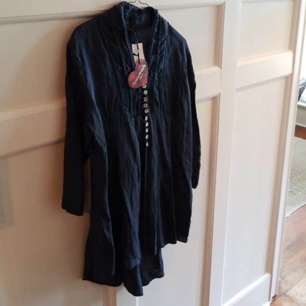 Romeo and Juliet linen tunic
